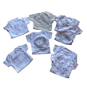 Bundle of 8 Gerber Onsies Size 0 Newborn  NWOT